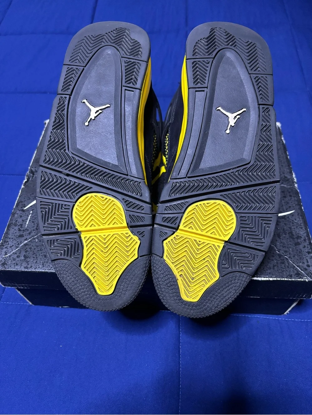 Jordan 4 Retro Thunder 2023 Size 11